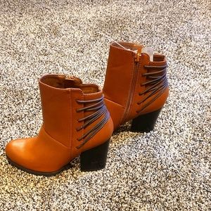 Bamboo boots never worn